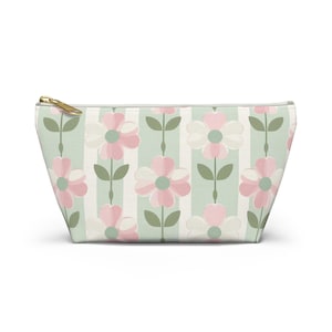 Floral Accessory Pouch, Floral Pouch, Best Friend Gift, Floral Travel Organizer, Cute Makeup Bag, Spring Travel Organizer, Gift for Her
