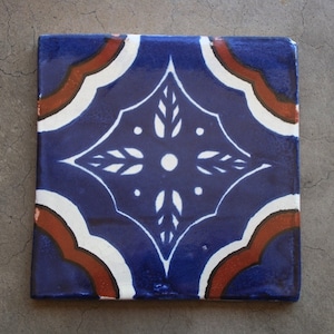 Grote 6 "handgeschilderde Mexicaanse TALAVERA focal tile: 6x6 kobaltblauw roest wit ontwerp