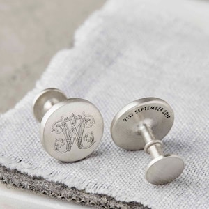Gemelos personalizados con monograma inicial de plata de ley: gemelos de plata grabados con una única inicial decorativa y mensajes ocultos