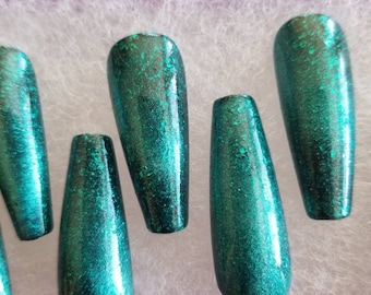 Emerald forest priestess press on reusable nails