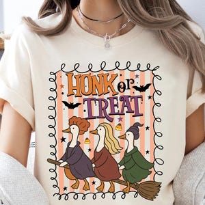 Halloween Goose Shirt Silly Goose T-Shirt Witchy Goose Halloween Shirt Honk or Treat Tee  Funny Halloween Shirt Spooky Vibes Outfit