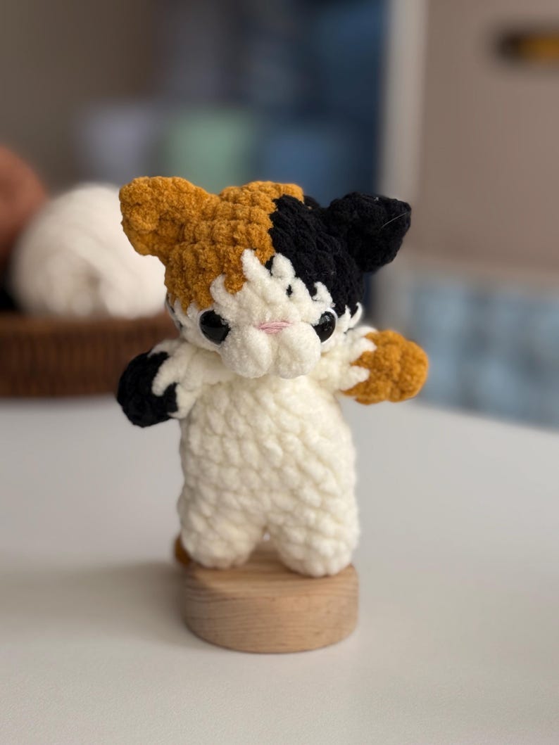 Patrón PDF, mini gatitos (se les puede poner pijama) patrón en español. imagen 8