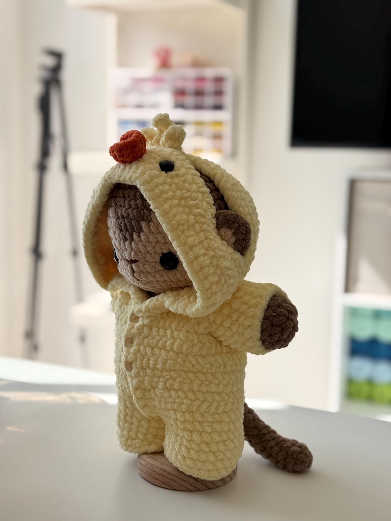 PDF pattern, mega monkey with pajamas (chicken) two versions of pajamas, pattern in Spanish and English. image 6