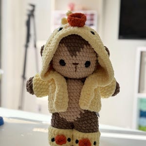 PDF pattern, mega monkey with pajamas (chicken) two versions of pajamas, pattern in Spanish and English. image 5