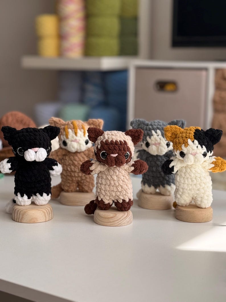 Patrón PDF, mini gatitos (se les puede poner pijama) patrón en español. imagen 9