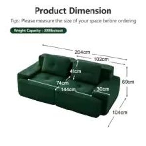 Puede incluir: Un sof&aacute; seccional verde oscuro con las dimensiones mostradas. El sof&aacute; mide 204 cm de largo, 102 cm de ancho y 69 cm de alto. La capacidad de peso es de 136 kg por asiento. La imagen incluye el texto "Product Dimension".