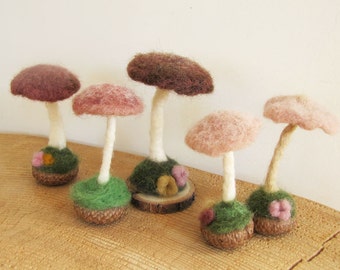 Felted Mushrooms, Felted Toadstools, Fall Table Decor, Waldorf Thanksgiving, Cottage Home, WoodLand Nursery Decor, Wedding Boho Decor,