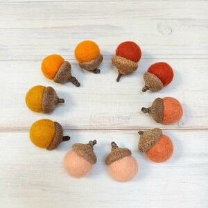 Felt Acorns, Wool Acorns, Fall Acorn Ornaments, Acorn Montessori, Cottage Decor, Woodland Decor, Wedding Favor, Rustic Table, Thanksgiving image 3