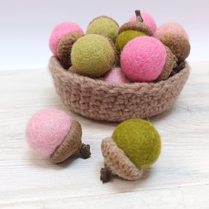 Felt Acorns, Pink Green Acorns, Easter Decor, Montessori Acorns, Wool Acorns, Woodland Wedding Favors, Fairy Nursery Decor, Montessori Play imagem 2