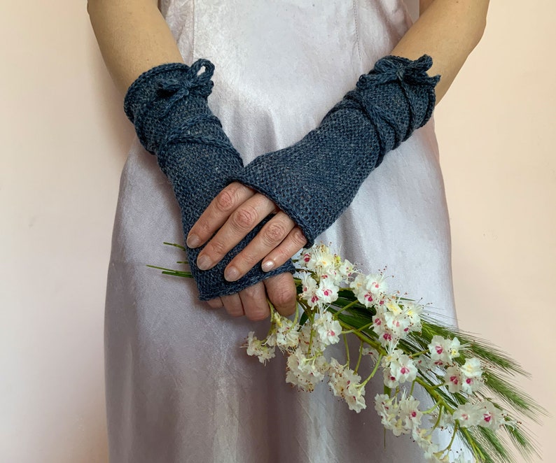 Long Fingerless Gloves, Brown Arm Warmers, Winter Fingerless Mittens, Wool Wrist Warmers, WoodLand Gloves, Brown Knit Mittens, Forest Gloves ブルー