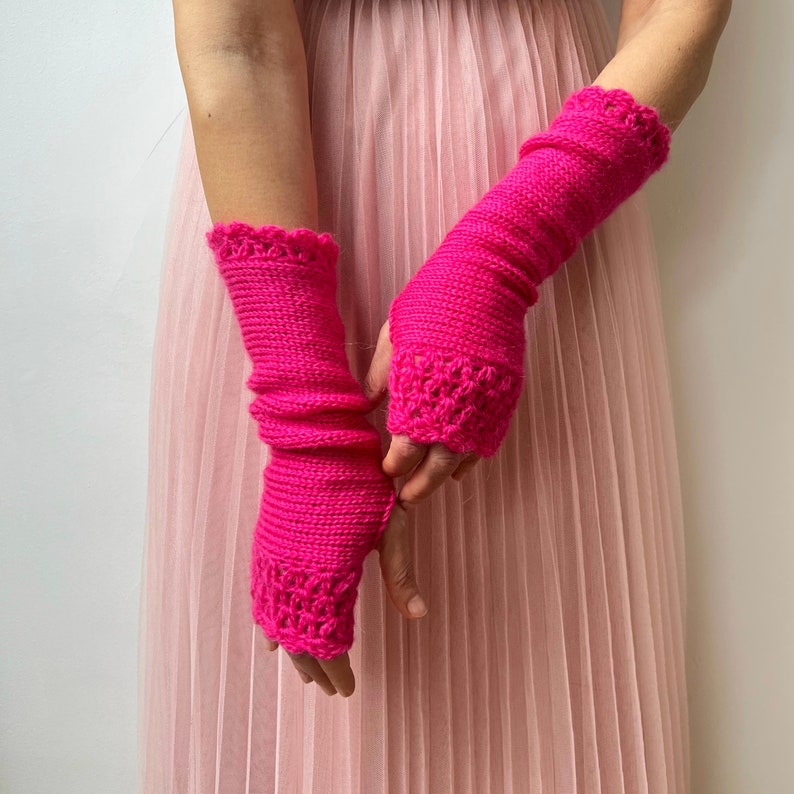 Mitaines roses, Manchettes fuchsia, Gants en tricot pour femme, Mitaines longues, Gants au crochet, Gants pour SMS, Cadeau pour la Saint-Valentin image 5