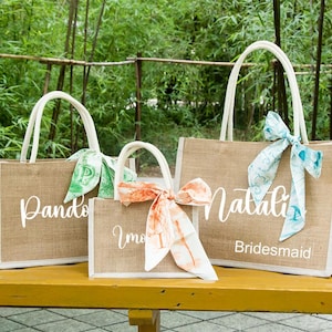 Personalized Bridesmaid Bag ,Custom Name Burlap Bag,Beach Tote Bag,Bachelorette Party Bag, Bridesmaid Proposal Gift,Bridal Party Gift