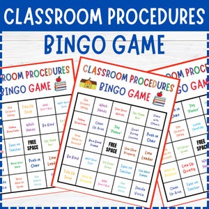 Peut inclure: Trois cartes de jeu de bingo sur les procédures en classe. Chaque carte présente une grille avec des phrases telles que "Se laver les mains", "Être gentil" et "Dire 'S'il vous plaît'" dans un design coloré. Les mots "Classroom Procedures Bingo Game" sont en haut.