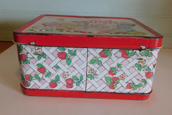 Strawberry Shortcake Metal Lunch Box, 1981, no th… - image 5