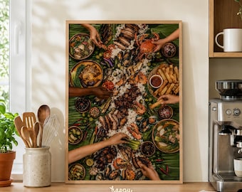 Puede incluir: Un cuadro rectangular que muestra una vista cenital de un festín boodle fight servido sobre hojas de plátano verdes. El banquete incluye arroz blanco, carnes a la parrilla, mariscos, rollitos de primavera y cuencos con salsas variadas.