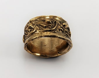 Bronze Ring With Acanthus Leaves.