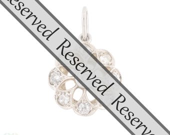 Antiker floraler Diamantcluster-Anhänger, 15 Karat & Platin-Schneeflocken-Charm.