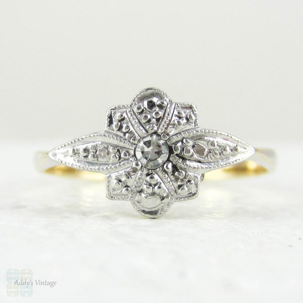 1920s Diamond Engagement Ring, Single Stone Diamond Ring in Engraved Fan Shape Platinum Top, 9 Carat Gold & Platinum.