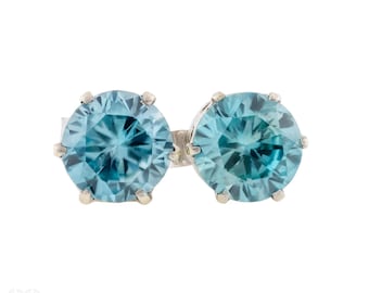 Vintage Blue Zircon Stud Earrings in 9ct White Gold, Mid 20th Century.
