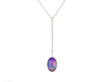 Opal Doublette & Diamant Tropfen Anhänger 18 Karat Weißgold Halskette.
