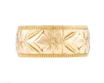 Wide 9ct Gold Vintage Floral Engraved Wedding Band, Size K.5 / 5.5.