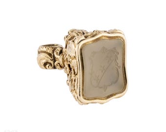 Heavy Antique 15ct Gold Star Coat of Arms Quartz Intaglio Fob.