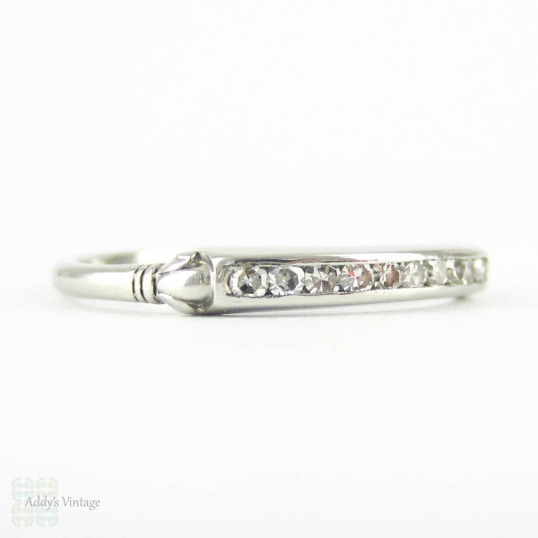 Fede nuziale platino diamante dell'annata, fine Art Deco 10 pietra diamante mezza eternità Band. Circa 1930s.