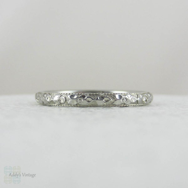 Art Deco Engraved Wedding Ring. Orange Blossom Pattern with Miligrain Edges in White Gold.