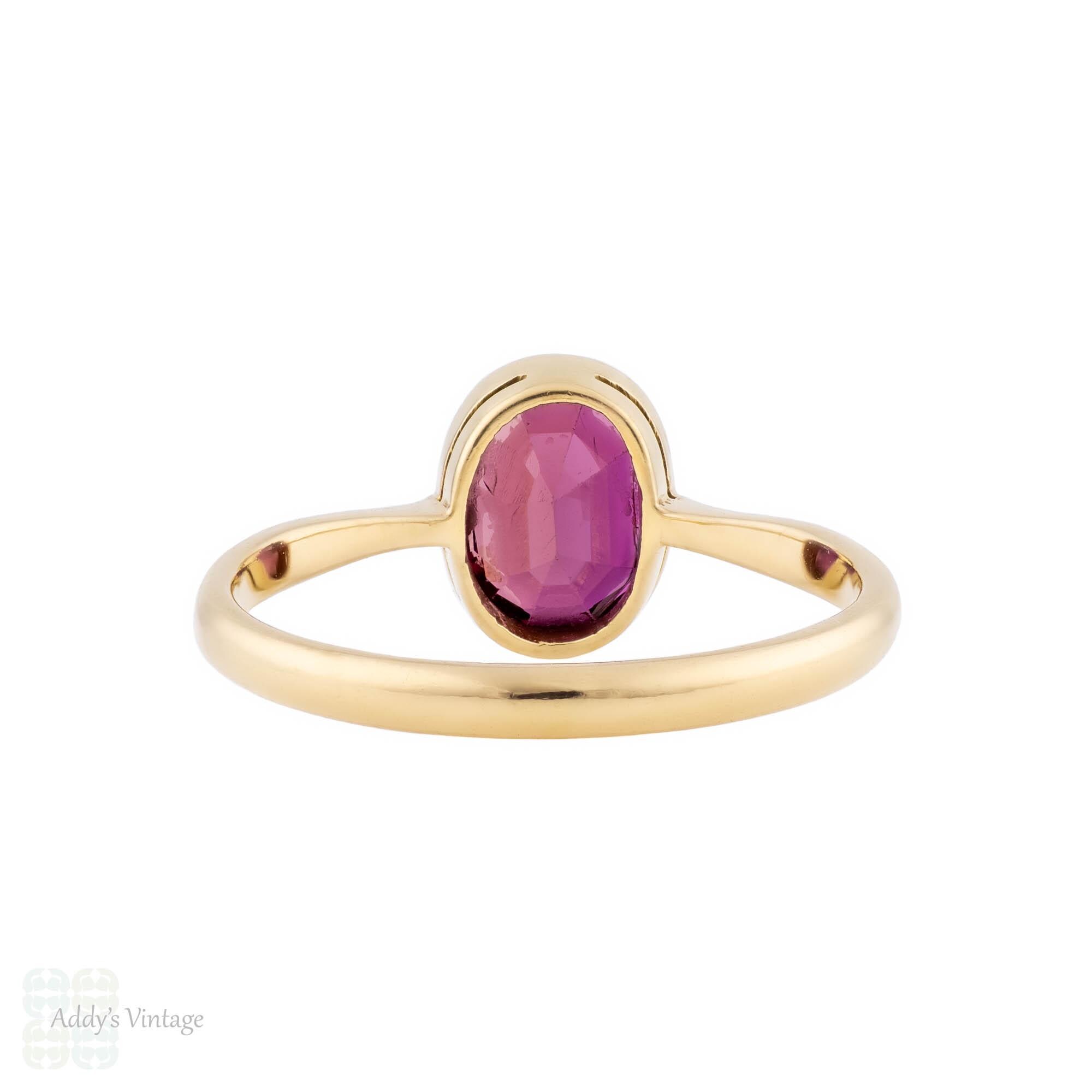 アンティーク 1.5 カラット オーバル カット ルビー シングル