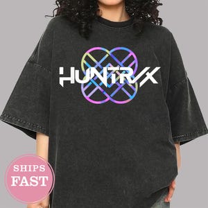 Huntrix Girls Shirt,Kpop Demon Hunters T-shirt,Vintage Huntrix Shirt,Huntrix Fan Shirt Gift,Kpop Huntrix,Rumi Zoey Mira Graphic Shirt