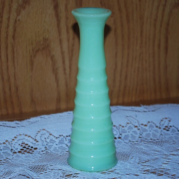 Vintage Jeanette Glass Company Jadeite Six Inch Vase