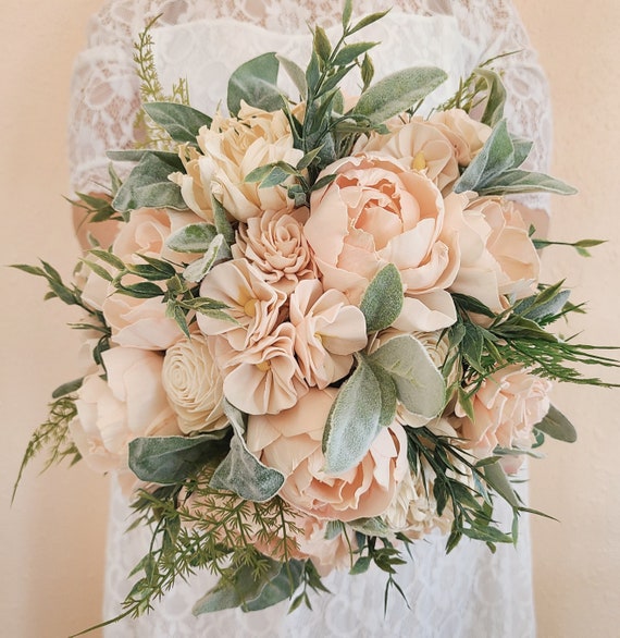 Tulipani e Rose  Bridal bouquet flowers, Wedding bouquets bride, Flower  bouquet wedding