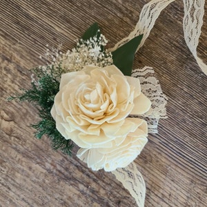 Ramillete de boda en color marfil y verde eucalipto, ramillete de muñeca para mamá, tía, abuela y cortejo nupcial, flores de boda de madera, flores neutras
