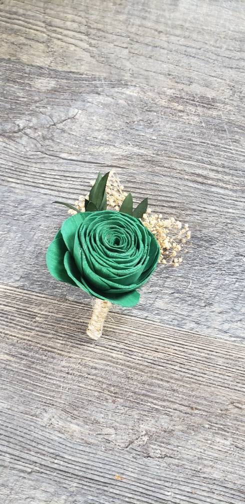 green emerald velvet dress Boutonnière main image 1