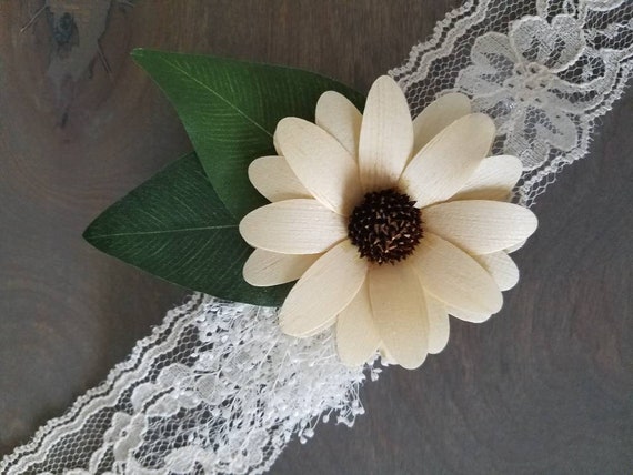 daisy wrist corsage
