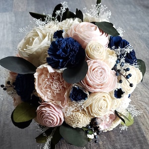 Navy Blush Sola Blumenstrauß: Eukalyptus-Hochzeitsstrauß