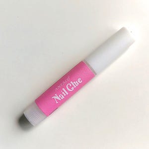 Starker Nagelkleber, Nagelkleber zum Nagelpressen