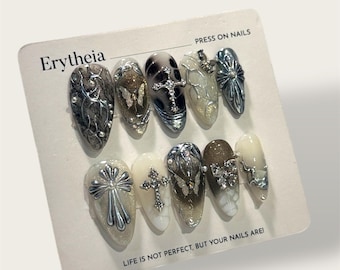 Gothic Chrome Press On Nails: Kreuz & Schmetterling 3D Art, Y2K wiederverwendbare künstliche Nägel