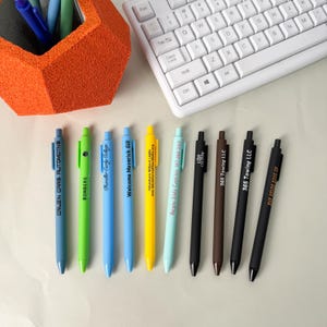 Custom Logo Plastic Pens: Personalized Business Gifts, Bulk Wedding Favors