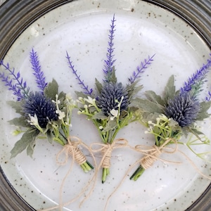 boutonnière chardon bleu et lavande | Corsage écossais de marié ou de garçon d&#39;honneur | Boutonnière mariage | Accessoire de mariage