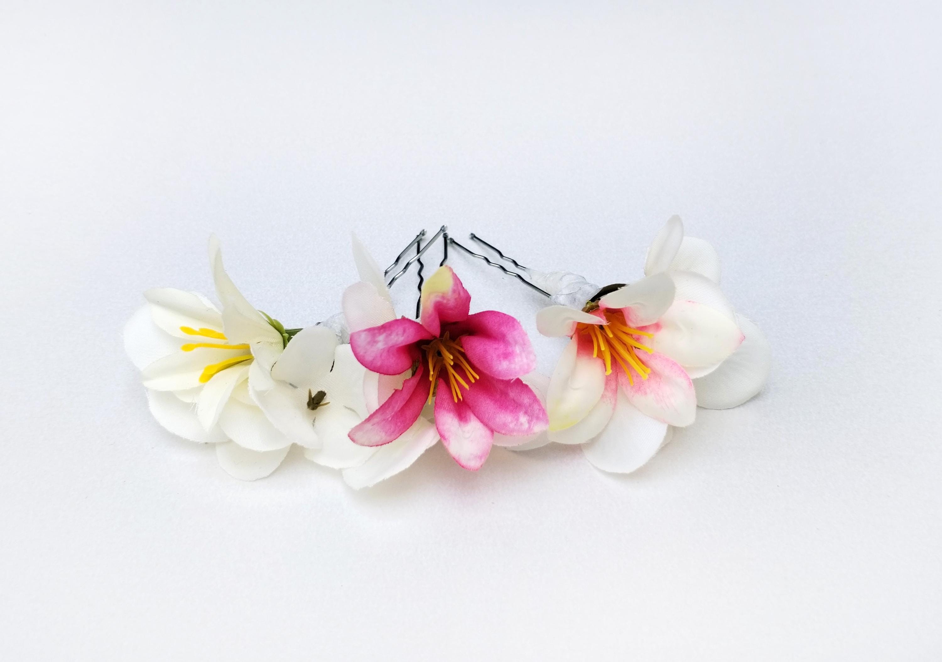 Romantic Lily Hair Pins for Wedding, Bridal Floral Accessories, Wedding Flower Hair Pins White Pink Lily Bobby Pins Hair Clips