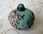 Snuff Bottle Collectible Snuff Bottle Handmade Chinese Exquisite Grape Insect Glass Snuff Box