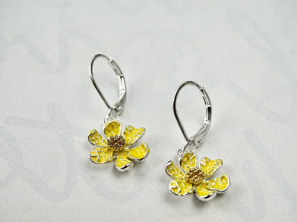 Daisy Earrings Dangle Earrings Sterling Silver Daisy Earrings Etsy