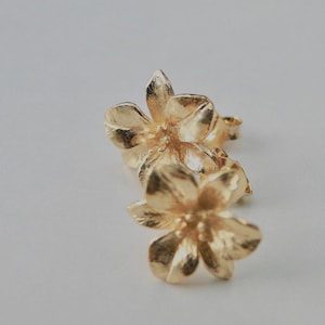 Bestseller Gorgeous Gold Studs Camellia 24k Earrings Classic Gold Floral Earrings Gift for Her Minimalist Gold Studs