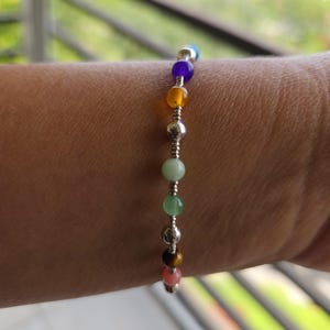 Pulsera Ainhoa, en plata de ley 950 y cristales de colores.