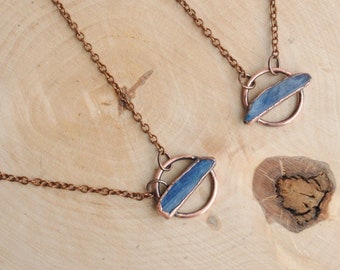 Raw kyanite necklace, blue kyanite necklace, raw crystal choker, kyanite copper pendant, circle necklace, boho jewelry