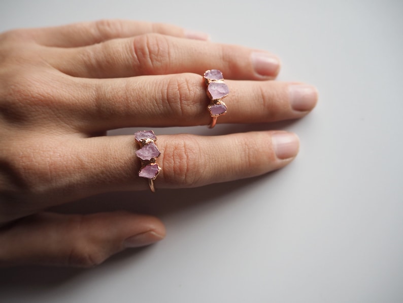 Anello di quarzo rosa grezzo, anello di rame triplo quarzo rosa, anello di cristallo rosa, anello elettroformato, anello di pietra grezza, anello boho, gioielli boho immagine 5
