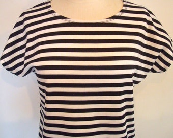 Women&#39;s Black and White Stripe  Top