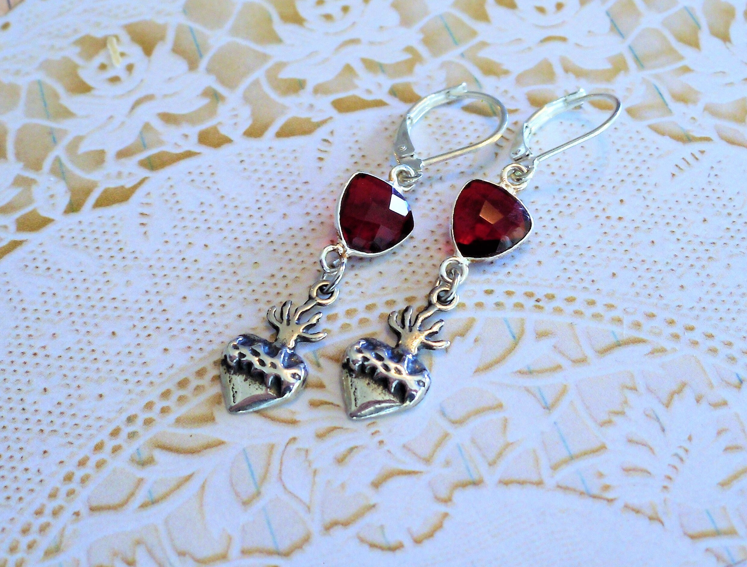 ■VINTAGE HOLLYWOOD■ Cloud Earrings VH2336EA001M Hearts a Flame, Ex Voto ,hammered Sterling Silver ,sacred