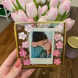 Marco Polaroid con flores prensadas: regalo de recuerdo dorado (4x4)